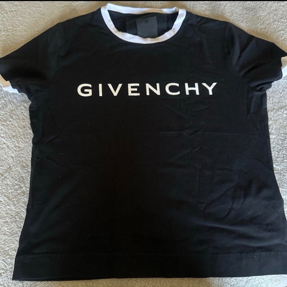 Givenchy - Picture 1 of 2